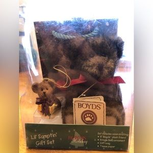 Boyd’s Bear Christmas gift set with bear, ornament and gift sack